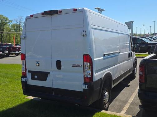 Bright White Clearcoat 2026 RAM ProMaster 2500 Tradesman