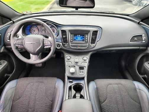 2016 Chrysler 200 S