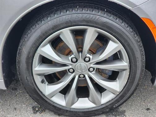 2016 Chrysler 200 S
