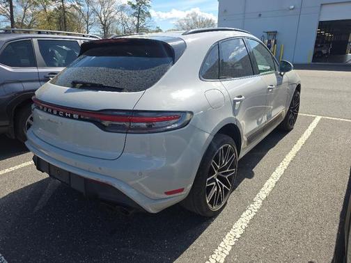 Chalk 2024 Porsche Macan Macan