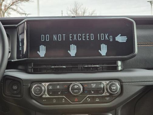 Black Clearcoat 2026 Jeep Gladiator Mojave 4x4