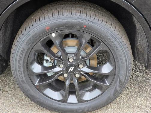 DB Black Clearcoat 2026 Dodge Durango GT Plus