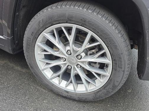 Baltic Gray Metallic Clearcoat 2023 Jeep Grand Cherokee 4xe Summit