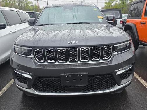 Baltic Gray Metallic Clearcoat 2023 Jeep Grand Cherokee 4xe Summit
