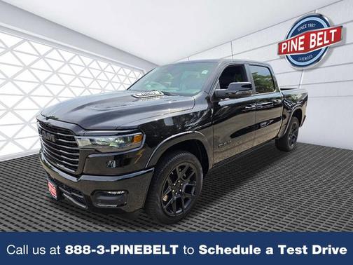 Diamond Black Crystal Pearlcoat 2026 RAM 1500 Laramie