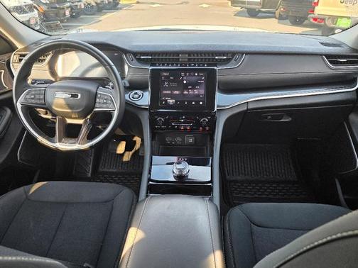 2022 Jeep Grand Cherokee L Laredo