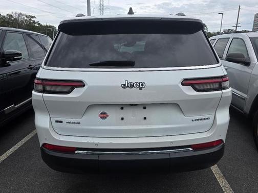2022 Jeep Grand Cherokee L Laredo