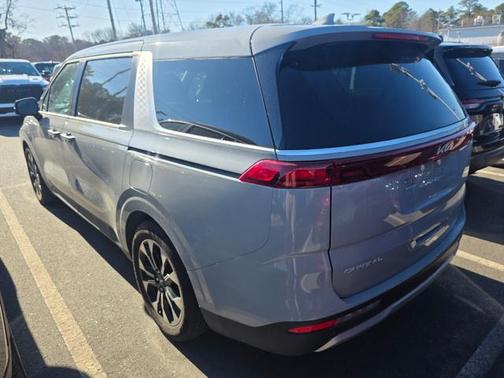 2024 Kia Carnival EX