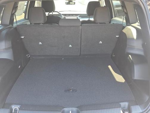 Bright White Clearcoat 2026 Jeep Cherokee Laredo 4x4