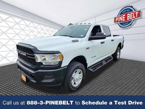 2022 RAM 2500 Tradesman Crew Cab 4x4 6'4' Box