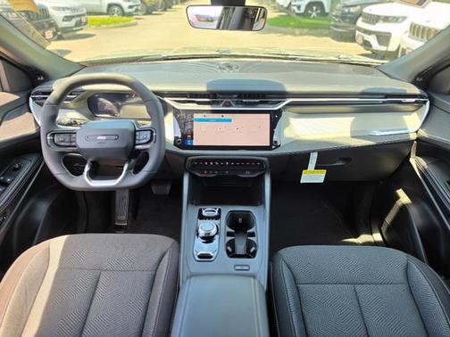 Diamond Black Crystal Pearlcoat 2026 Jeep Cherokee Laredo