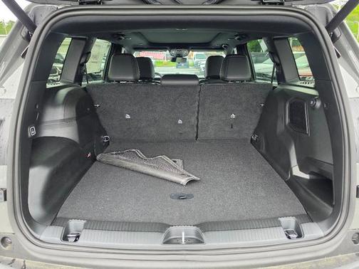 Sting-Gray Clearcoat 2026 Jeep Cherokee Overland