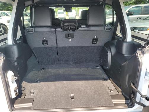 2024 Jeep Wrangler 4-Door Sahara 4x4