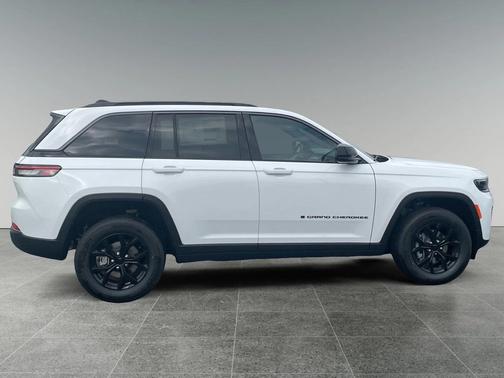 2026 Jeep Grand Cherokee Altitude