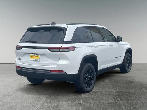 2026 Jeep Grand Cherokee Altitude