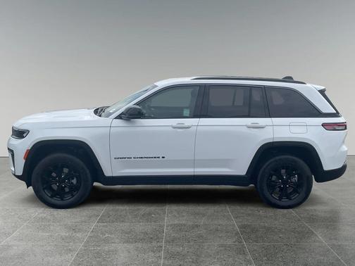 2026 Jeep Grand Cherokee Altitude