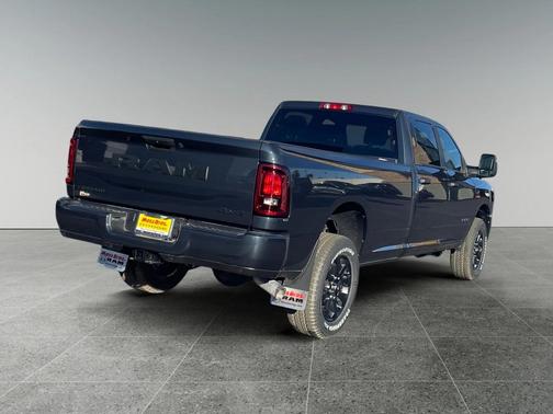 2026 RAM 3500 Big Horn Crew Cab 4x4 8' Box