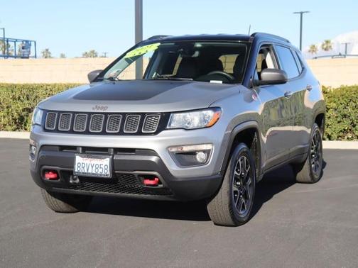 Photo 2 of 9 of 2021 Jeep Compass Trailhawk