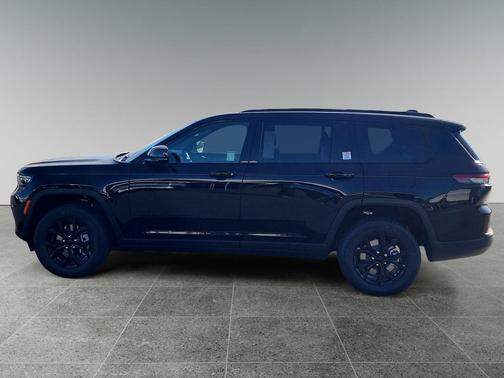 Diamond Black Crystal Pearlcoat 2025 Jeep Grand Cherokee L Altitude