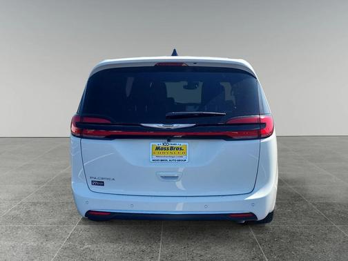 2026 Chrysler Pacifica L