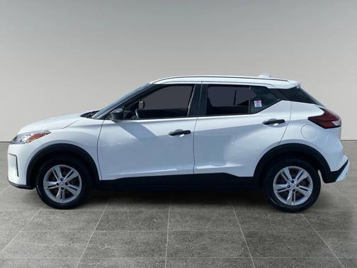 2022 Nissan Kicks S