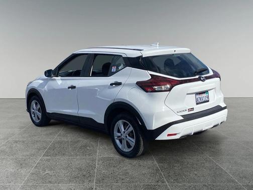 2022 Nissan Kicks S