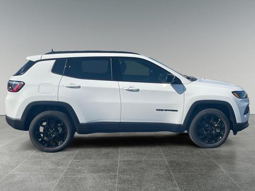 Hydro Blue Pearlcoat 2026 Jeep Compass Latitude