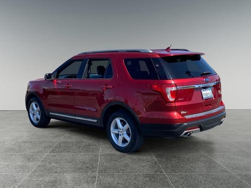 Ruby Red Metallic Tinted Clearcoat 2018 Ford Explorer XLT