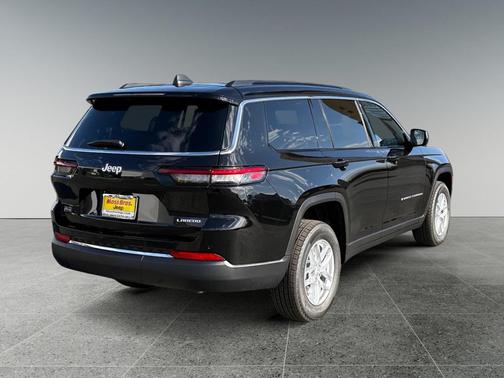 Diamond Black Crystal Pearlcoat 2026 Jeep Grand Cherokee L Altitude