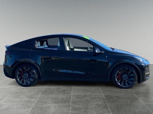 Solid Black 2022 Tesla Model Y Performance Dual Motor All-Wheel Drive