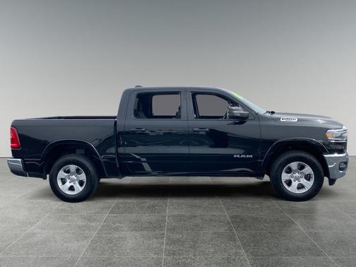 Diamond Black Crystal Pearlcoat 2025 RAM 1500 Big Horn/Lone Star