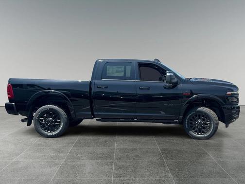 2025 RAM 3500 Limited Crew Cab 4x4 6'4' Box