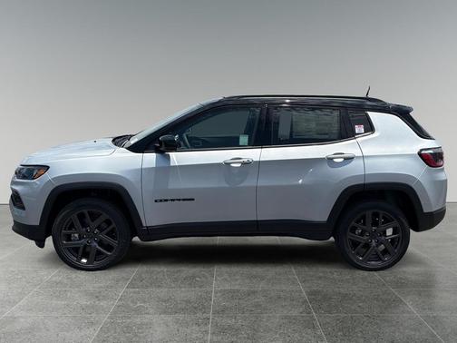 Silver Zynith Metallic Clearcoat 2026 Jeep Compass Limited