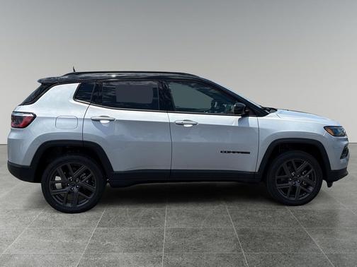Silver Zynith Metallic Clearcoat 2026 Jeep Compass Limited