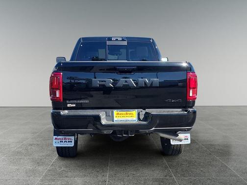 Diamond Black Crystal Pearlcoat 2026 RAM 2500 Laramie Crew Cab 4x4 6'4' Box