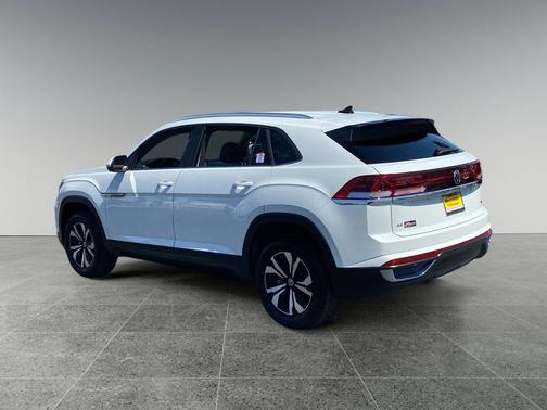 opal white pearl 2026 Volkswagen Atlas Cross Sport 2.0T SE