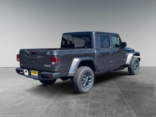 Granite Crystal Metallic Clearcoat 2026 Jeep Gladiator Sport