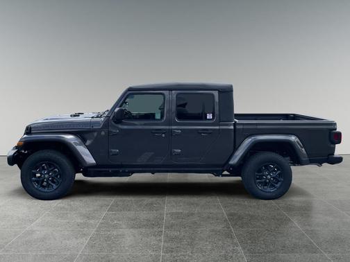 Granite Crystal Metallic Clearcoat 2026 Jeep Gladiator Sport