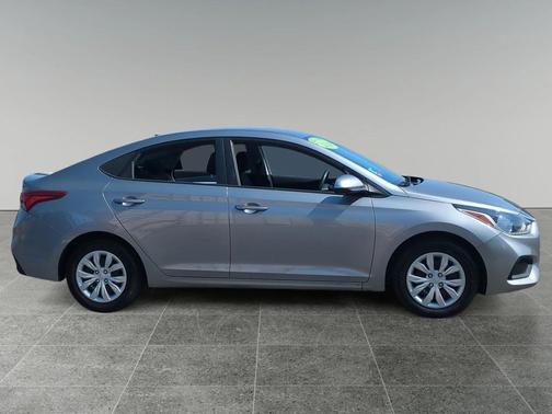 2021 Hyundai Accent SE