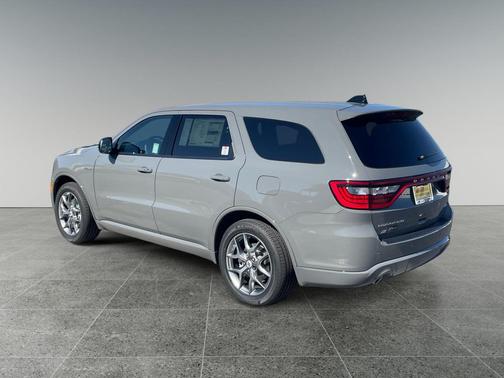 Destroyer Gray Clearcoat 2026 Dodge Durango GT HEMI V8