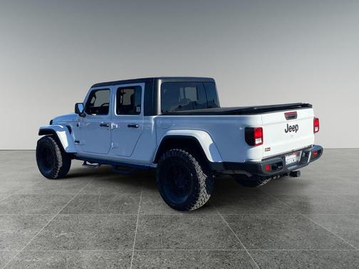 Bright White Clearcoat 2023 Jeep Gladiator Sport S