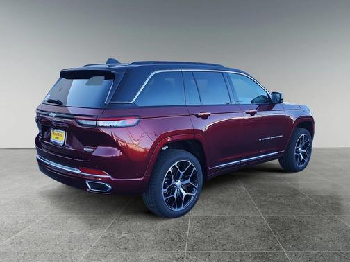 2025 Jeep Grand Cherokee Summit