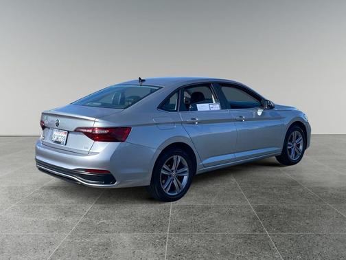 Pyrite Silver 2022 Volkswagen Jetta 1.5T SE
