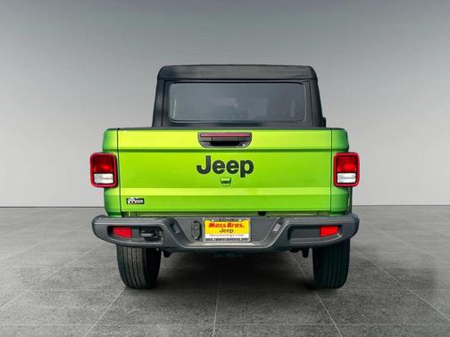 2025 Jeep Gladiator Sport S