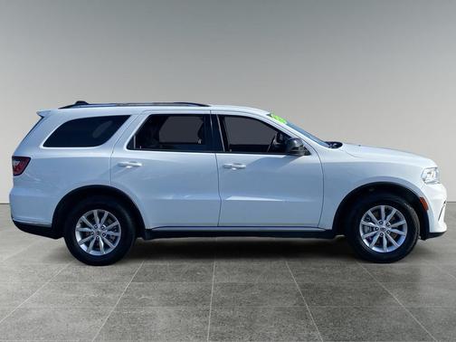 White Knuckle Clearcoat 2023 Dodge Durango SXT RWD
