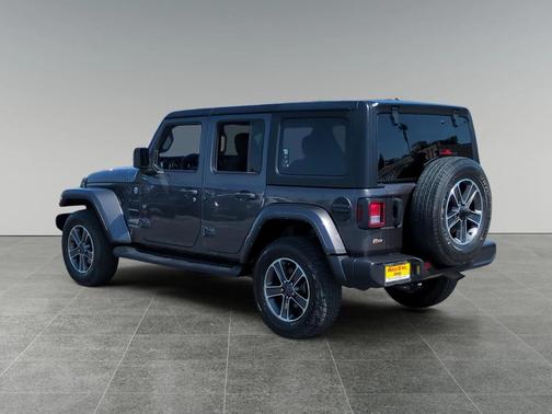 2023 Jeep Wrangler 4-Door Sahara 4x4