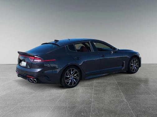 2022 Kia Stinger GT-Line