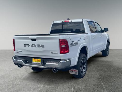 Ivory White Tri-Coat Pearlcoat 2026 RAM 1500 Laramie