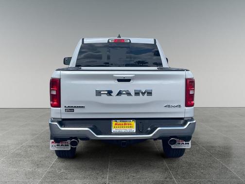 Ivory White Tri-Coat Pearlcoat 2026 RAM 1500 Laramie