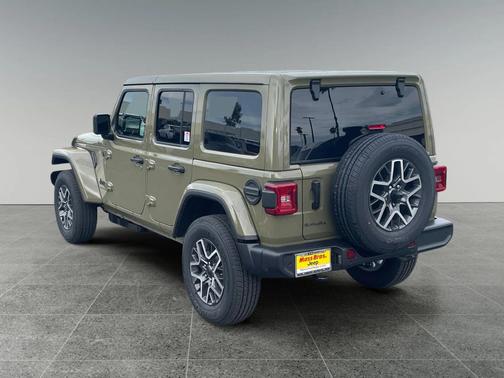 2026 Jeep Wrangler 4-Door Sahara 4x4